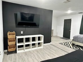 Building Photo - 4802 Elser St