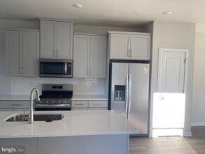 Building Photo - 130 Victor Dr