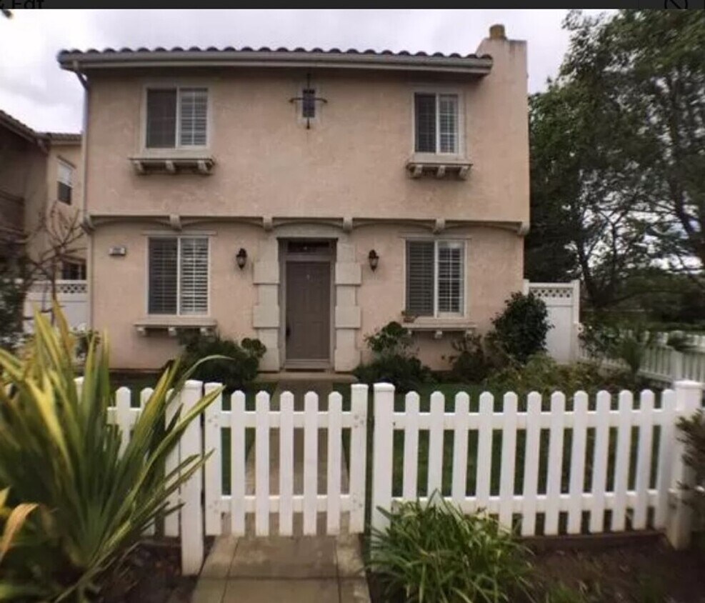Primary Photo - Beautiful 3-Bedroom, 2-Bath Home in Arborw...