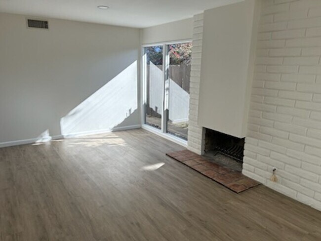 Foto del edificio - 4BD/$5650 MO/ 1 STORY HOME/WESTLAKE VILLAGE