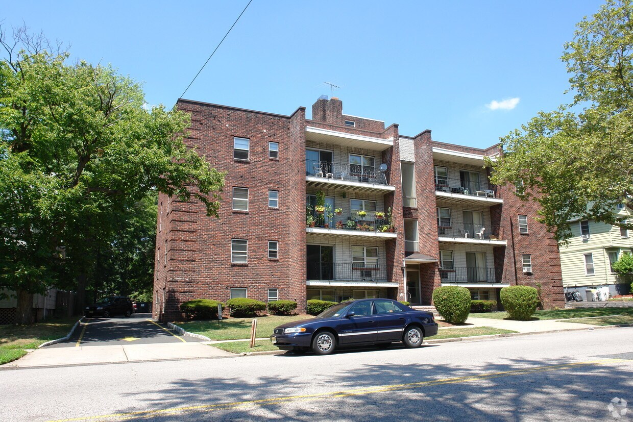 Carlyle Apartments Apartments 154 W 2nd Ave Roselle, NJ