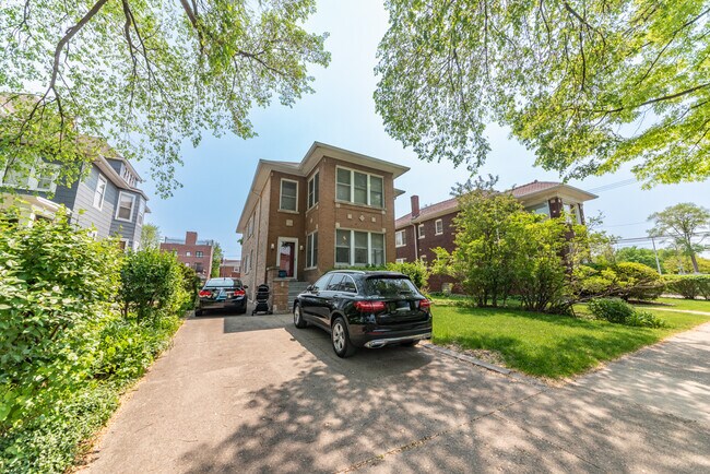 Foto del edificio - 426 S Elmwood Ave