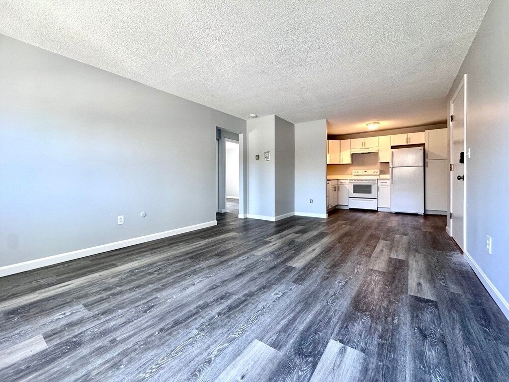 Primary Photo - 132 North St