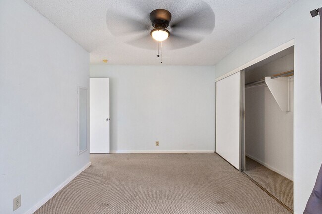 Building Photo - Comfortable 3 Bed 1.5 Bath Pet-Friendly Ho...