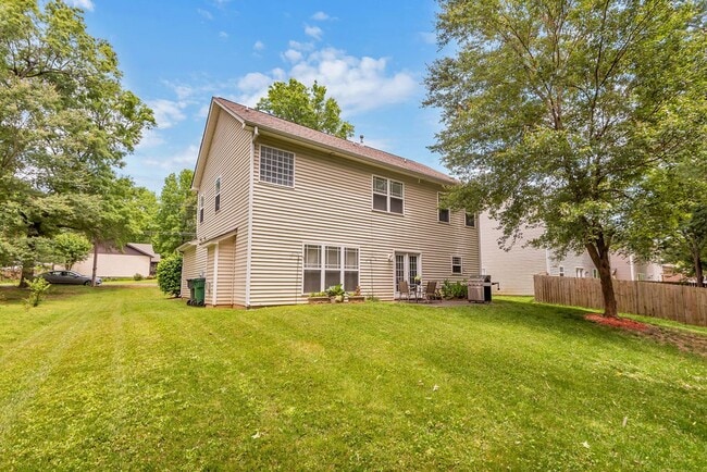 Building Photo - 7012 City View Dr