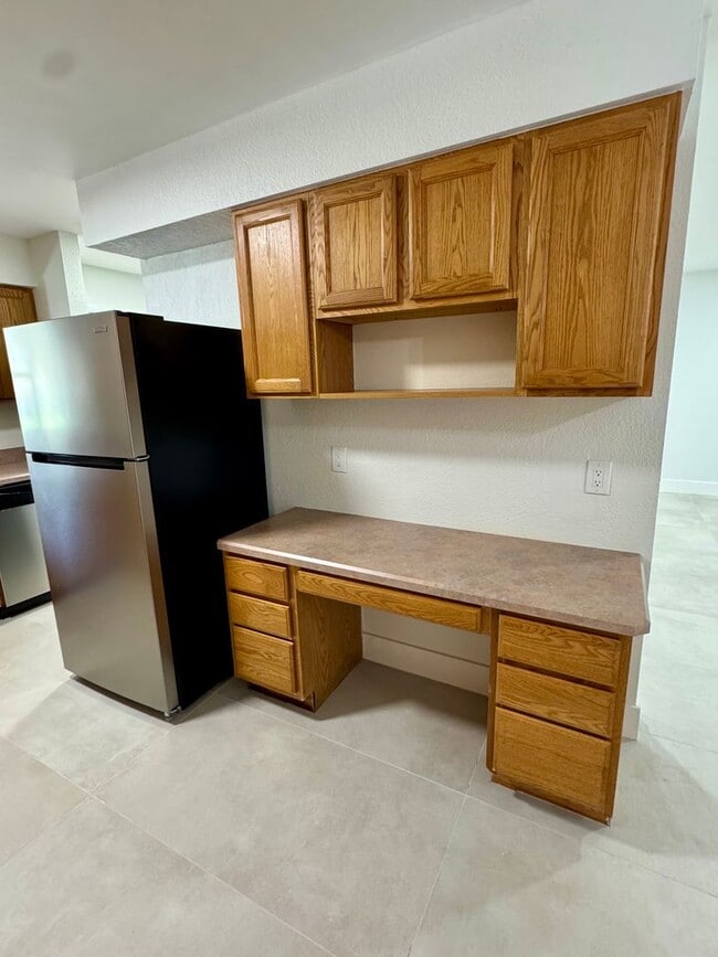 Building Photo - 3 Bedroom , 2 Bath home with office!
