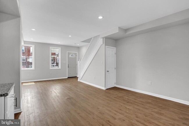 Building Photo - 3326 Elmora Ave