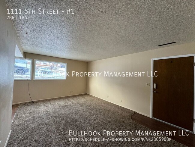 Building Photo - 2 bedroom 1 bath apartment
