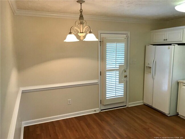 Building Photo - 614 Amberdale W Cir