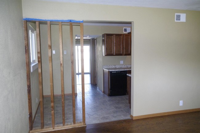 Building Photo - 309 Baltes Dr