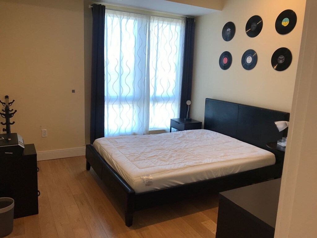 Foto principal - 488 Dorchester Ave