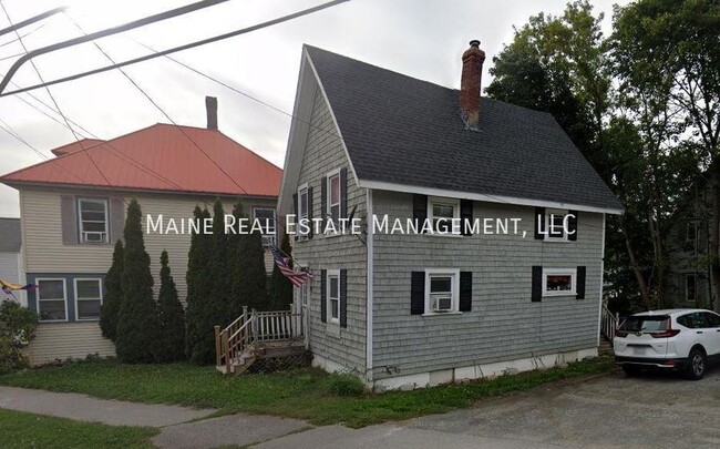 Building Photo - 74 Stillwater Ave