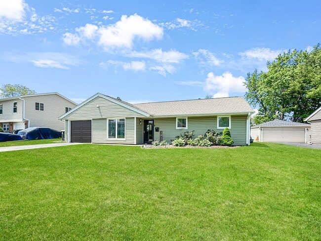 Building Photo - 7830 Sprucewood Ave
