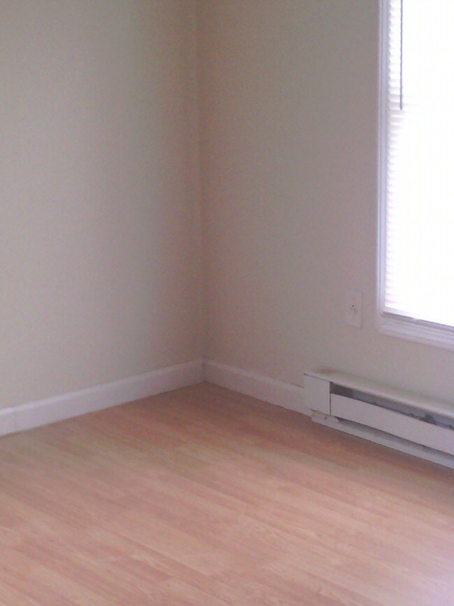 Foto del edificio - 331 1/2 Porter Ave