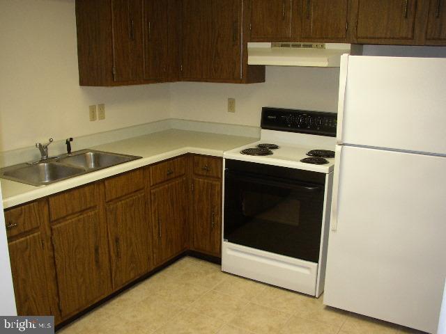 Building Photo - 14201 Cedarwood Dr SW