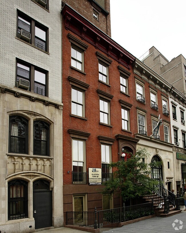 Building Photo - 336 W 23rd St
