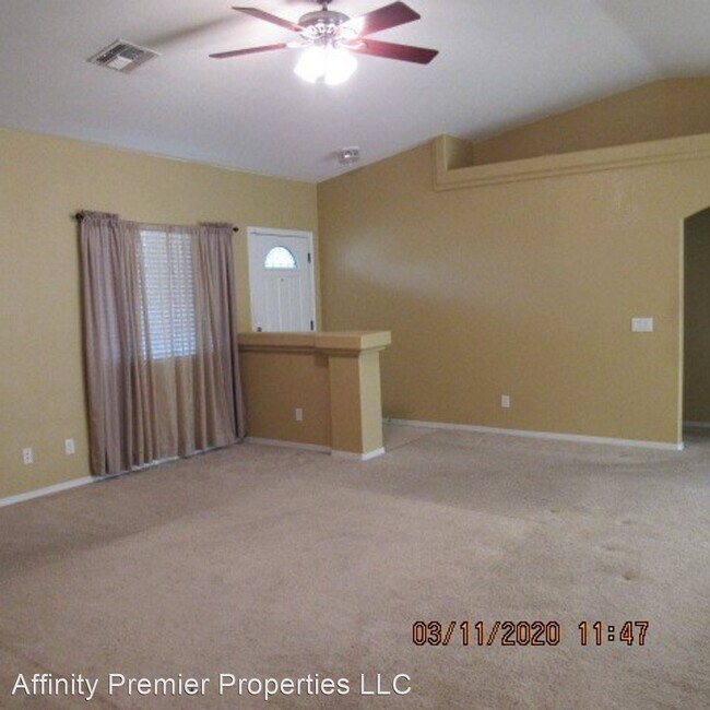 Building Photo - 3 br, 2 bath House - 3740 Hiawatha Dr.
