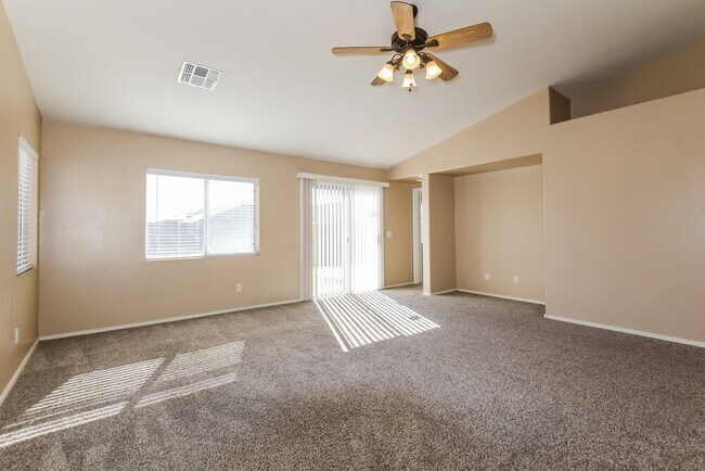 Foto del edificio - 16259 W Lupine Ave