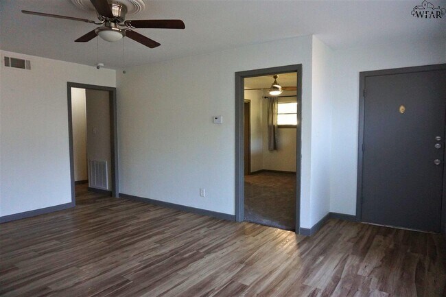 Building Photo - 1715 Woodrow Ave