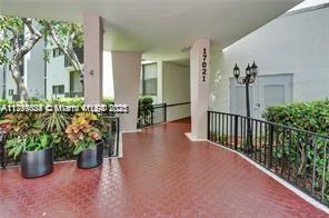 Foto del edificio - 17021 N Bay Rd