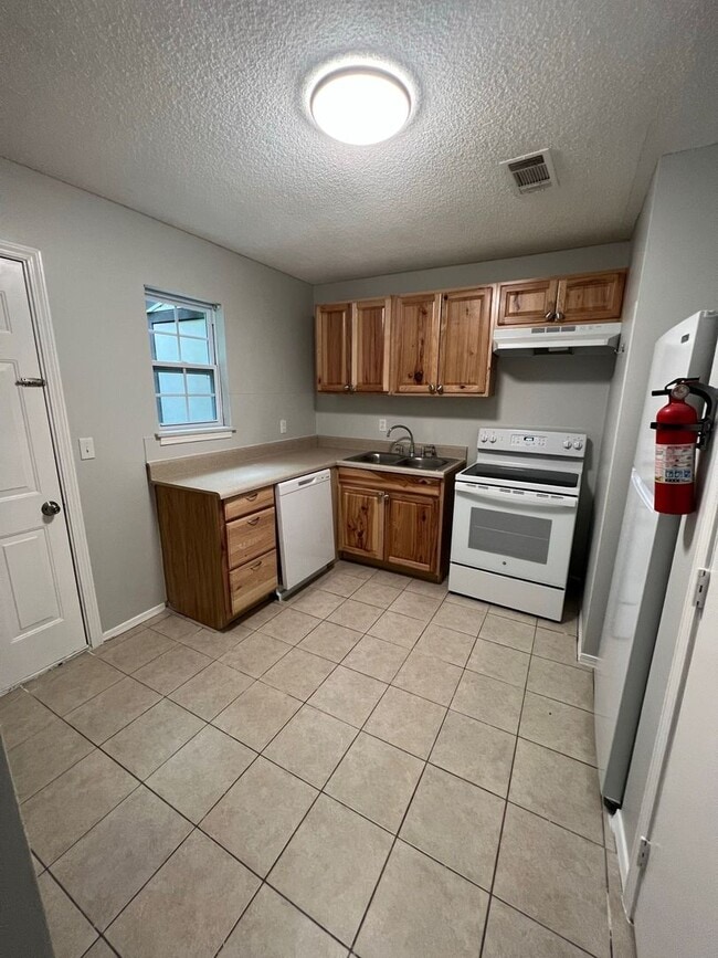 Foto del edificio - Just Plain Good Living!