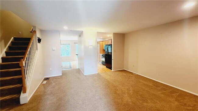 Building Photo - 8088 Heritage Dr
