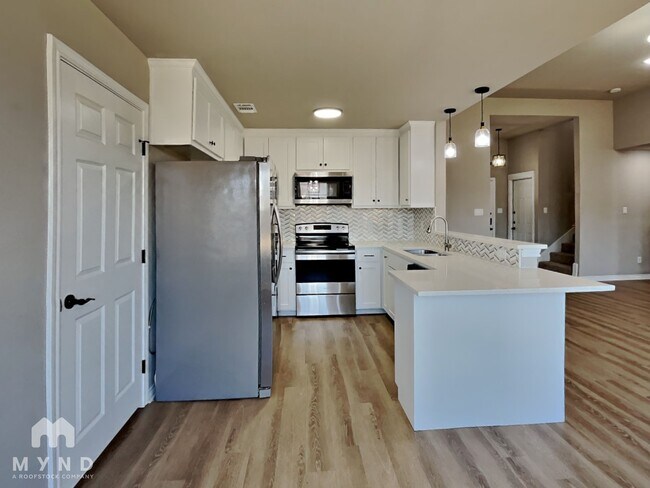 Foto del edificio - 5401 Ashworth Ct