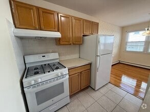 Building Photo - 324 Strawberry Hill Ave