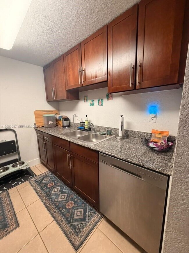 Building Photo - 8950 SW 69th Ct