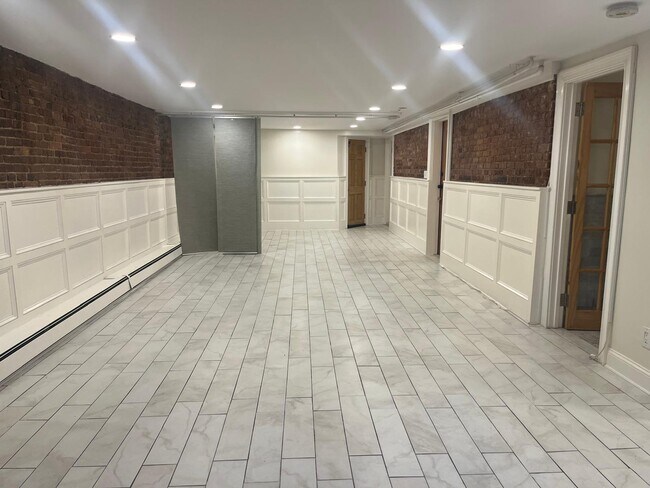 Foto del edificio - 484 Columbus Ave