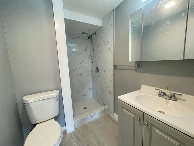 Building Photo - 12 Birch St