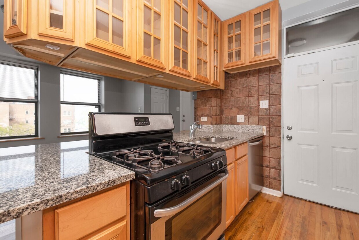 Foto principal - Beautiful 1 Bed/1 Bath in South Shore