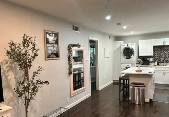 Foto del edificio - 5311 Fleetwood Oaks Ave