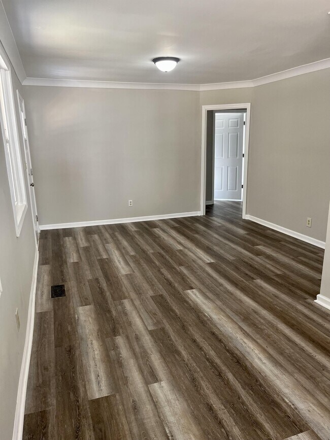 Building Photo - 106 Mccormick Dr