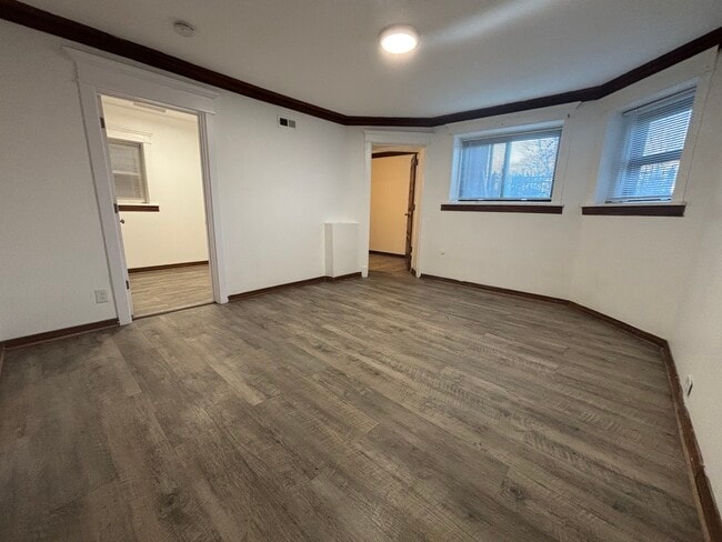 Building Photo - 1058 N Kedzie Ave