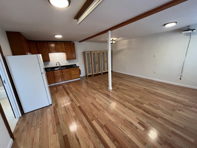 Building Photo - 1077 12th Street