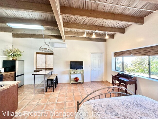 Building Photo - Studio, 1 bath House - 3064 Via Loma