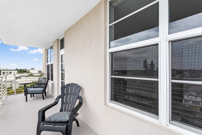 Building Photo - 2851 S Ocean Blvd