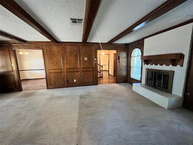 Building Photo - 15111 Gladebrook Dr