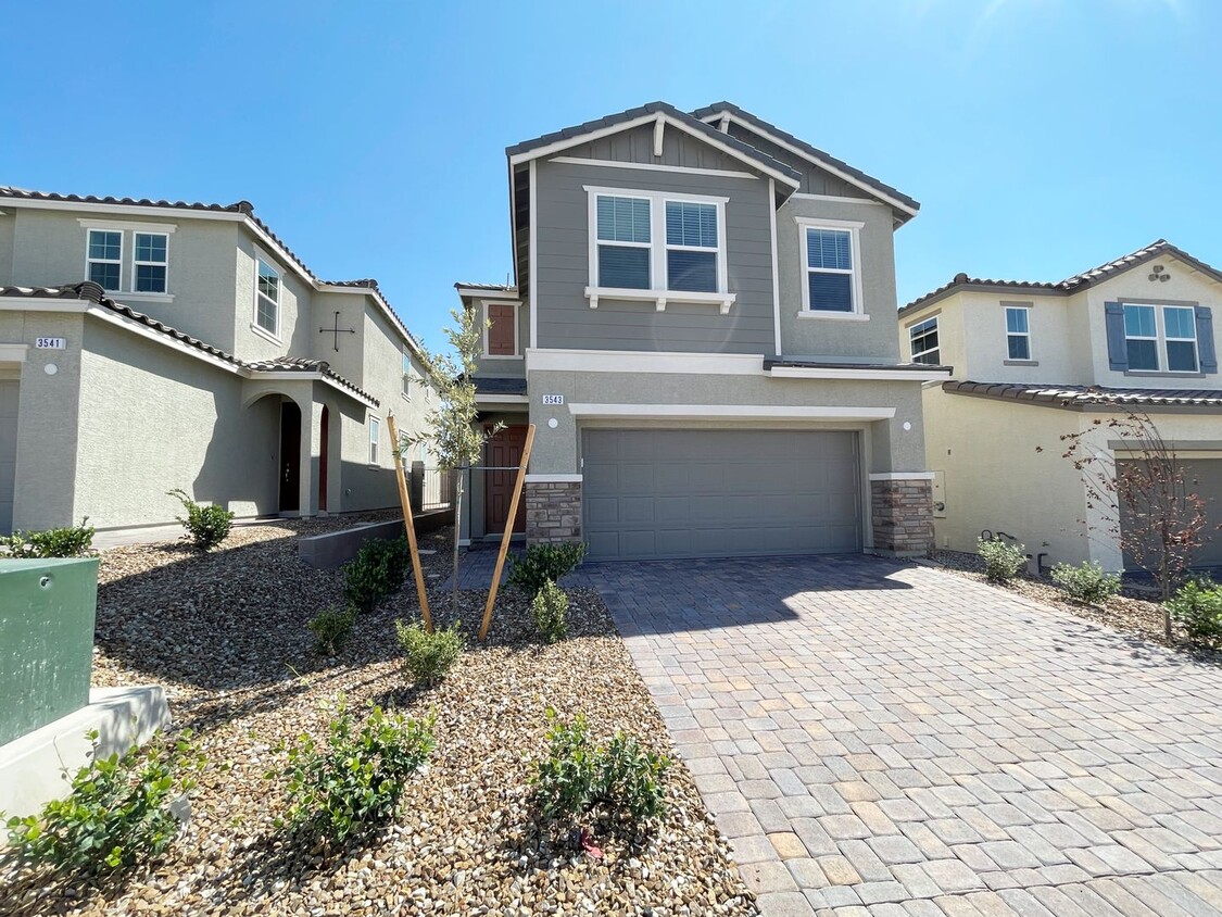 Foto principal - BRAND NEW 3 BED 2.5 BATH TWO-STORY HOME LO...