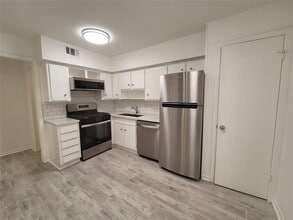 Building Photo - 2308 Barton Village Cir