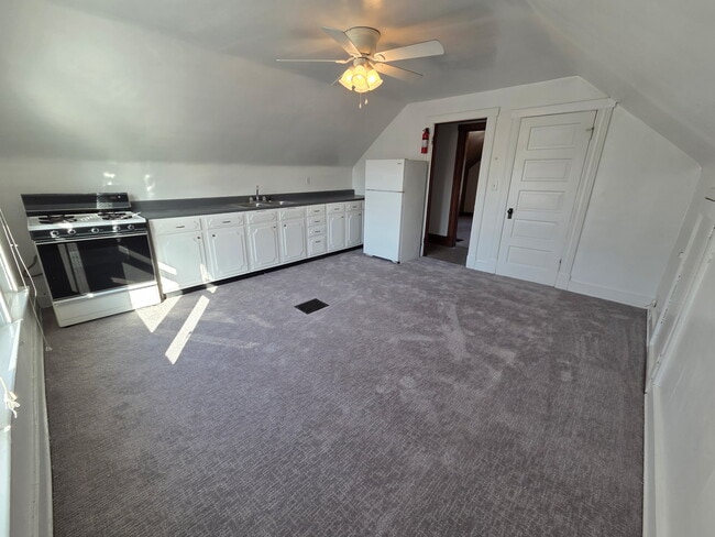 Building Photo - 3959 Hazel Ave