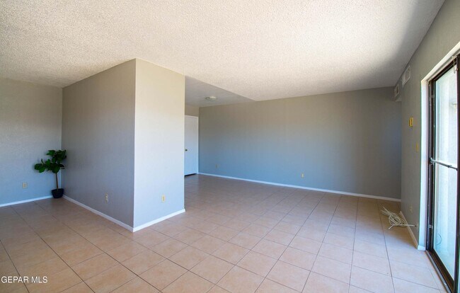Foto del edificio - 10824 Ivanhoe Dr