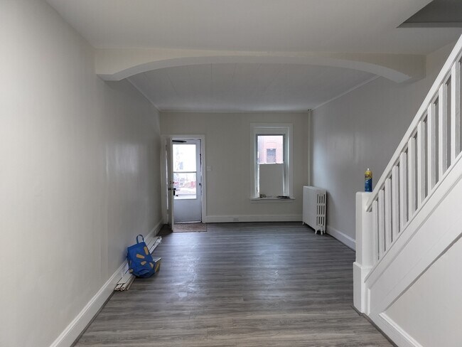 Foto del edificio - 547 Centre St