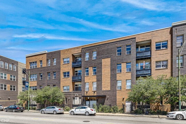 Building Photo - 2951 N Clybourn Ave