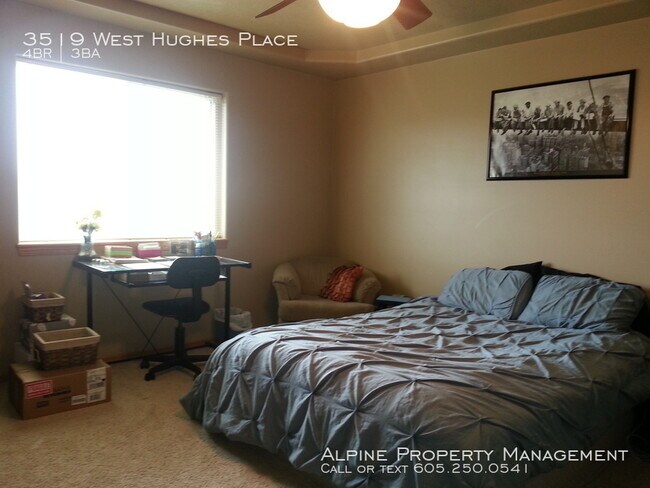 Building Photo - 4 Bed/3 Bath Townhome for Rent!!