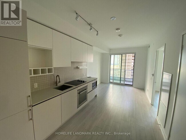 Photo du bâtiment - 950 Portage Pkwy