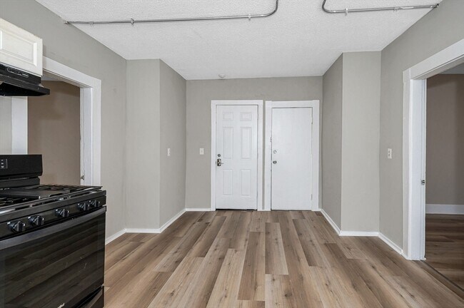 Foto del edificio - 50 1/2 Common St