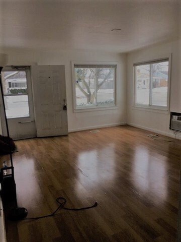 Building Photo - 17103 Park Ave