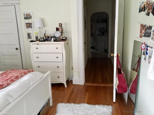 Building Photo - 2 br, 1 bath  - 124 Park St #3